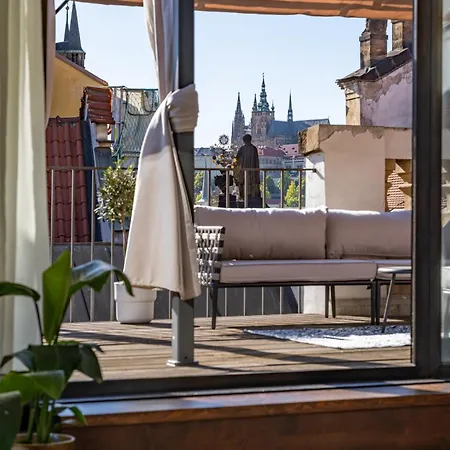 شقة Old Town Rooftop On Karlova Near Charles Bridge *