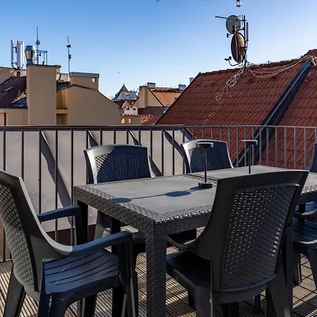 Old Town Rooftop On Karlova Near Charles Bridge شقة براغ